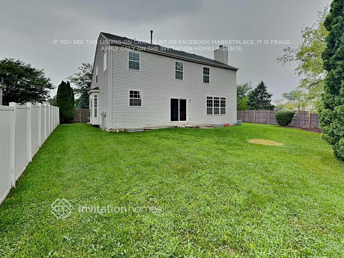 Building Photo - 10880 Grand Canyon Ave