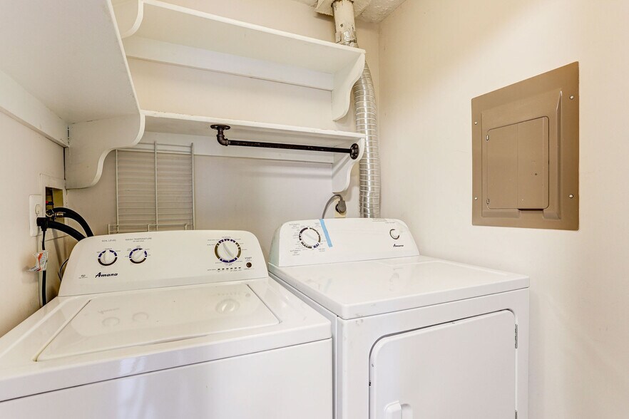 Building Photo - 624 Jupiter Hills Court