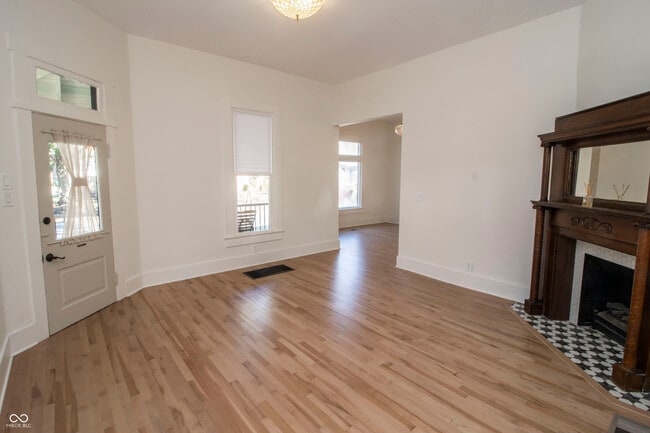 Building Photo - 1383 Cherry St