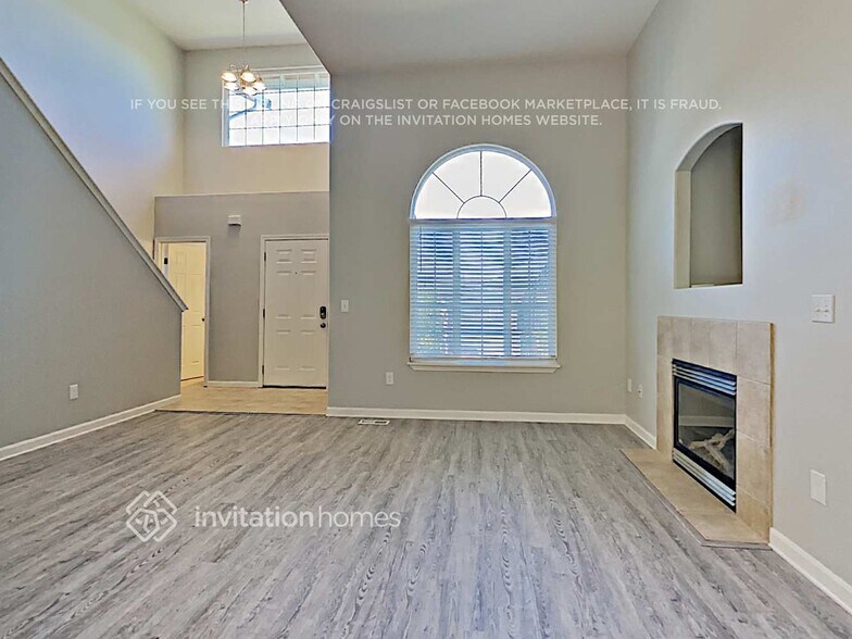 Building Photo - 11308 15th Pl SE