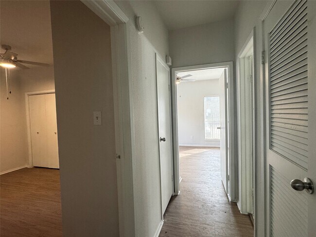 Building Photo - 6602 Harbor Town Dr