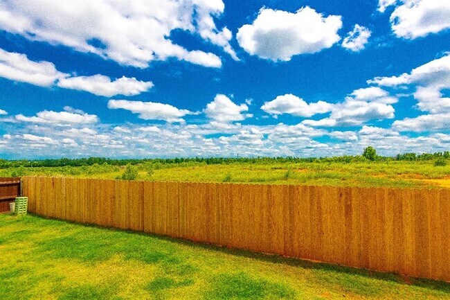 Building Photo - 2244 E Kellan Ct Terrace