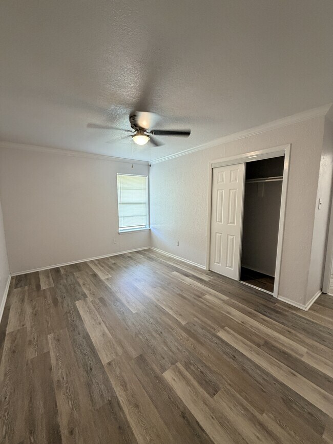 Building Photo - 7326 New Brunswick Dr