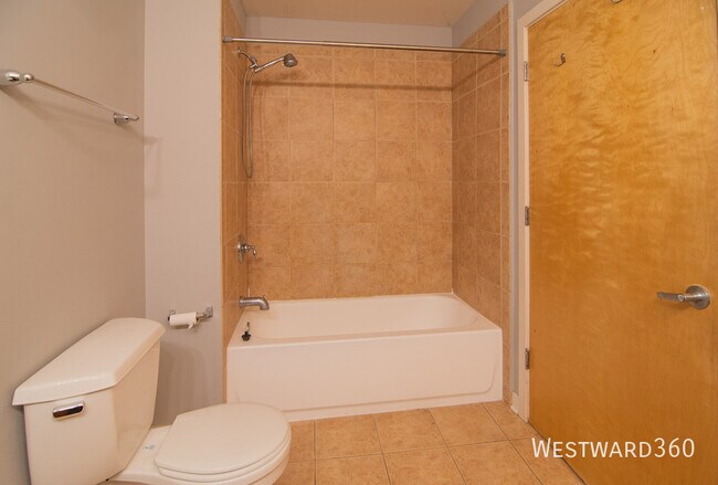 Building Photo - 1224 W Van Buren St