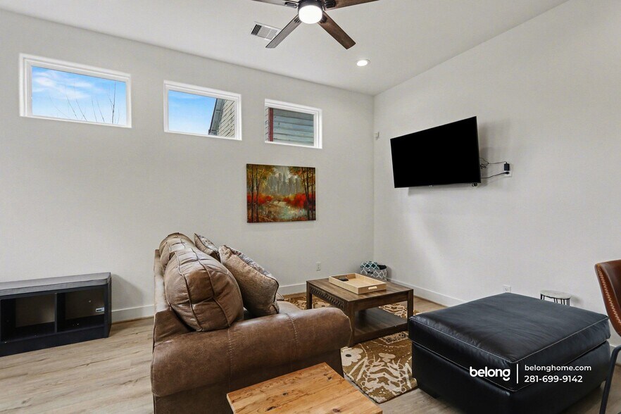 Building Photo - 203 Danna Ln