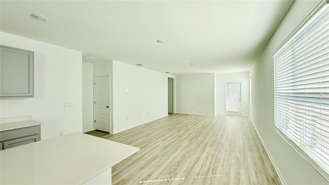 Building Photo - 2986 Waterlily Wy