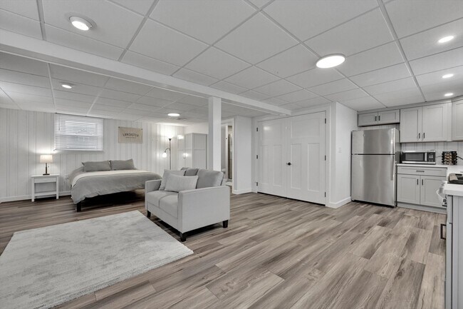 Building Photo - 2151 Thoroughbred Ln