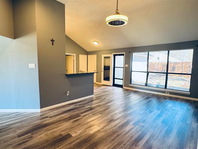 Building Photo - 2413 University Dr