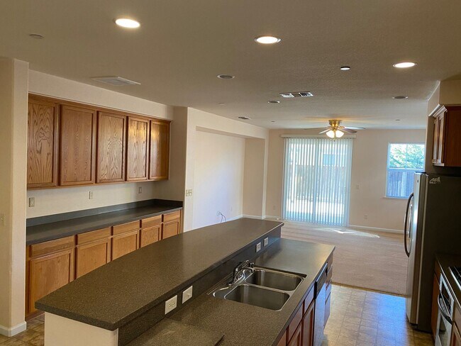 Building Photo - 3 br, 2.5 bath House - 2634 Nicolson Circle