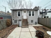 Building Photo - 4843 N Oakley Ave