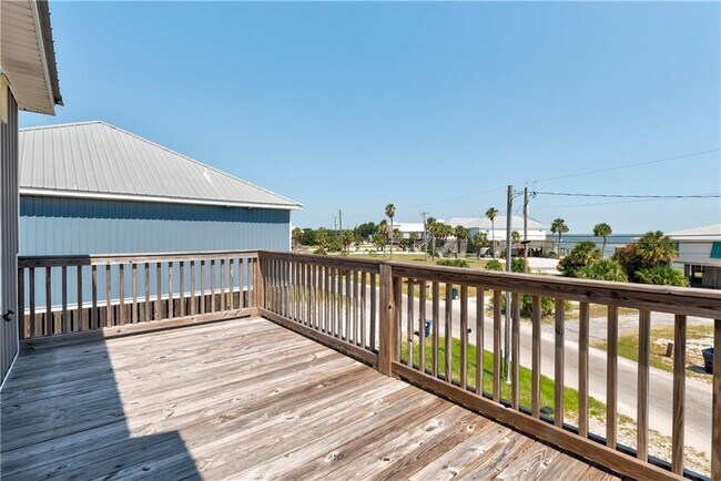 Building Photo - 1913 Cadillac Ave