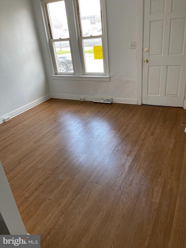 Building Photo - 52 N Broad St