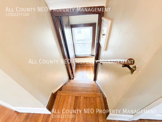 Building Photo - 321 Grace Ave