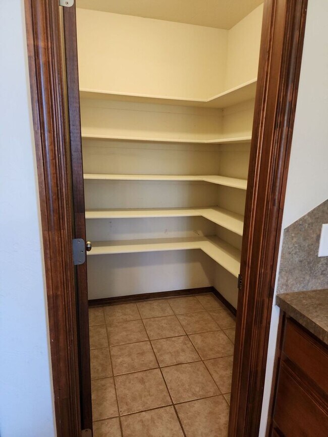 Building Photo - 2416 Arbor Dr