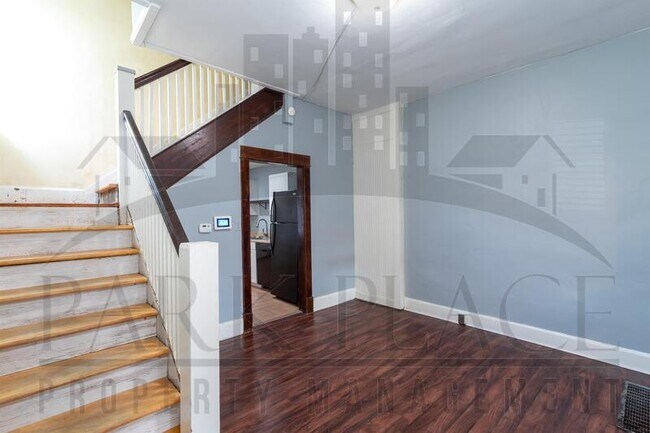 Building Photo - 734 E Morris St