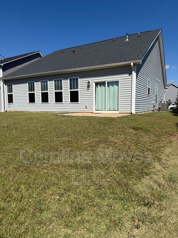 Building Photo - 129 Foxbank Cir