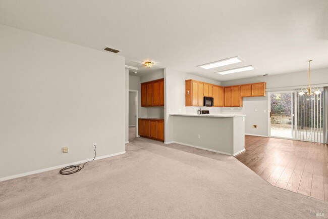 Building Photo - 715 Cherry Hills Ln