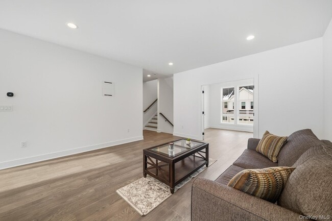 Building Photo - 4034 Chestnut Rdg Rd