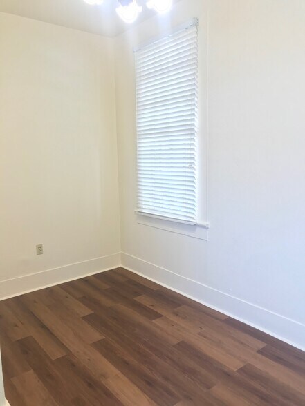 Bedroom - 5511 Magazine St