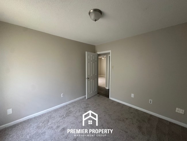 Building Photo - 6343 Limewood Ave