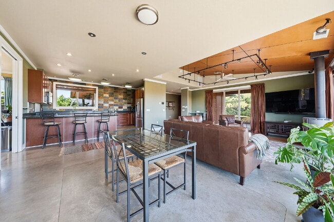 Building Photo - Peaceful Hilltop Retreat with Views | Unfurnished 5BD Executive Home on Private Knoll