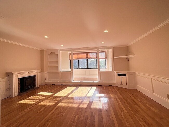Building Photo - 8 Juniper St