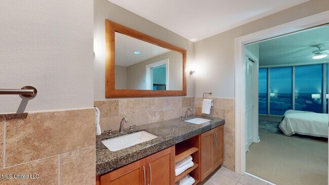 Building Photo - 2060 Beach Blvd