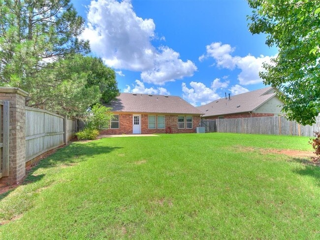 Building Photo - 18100 Calle Way