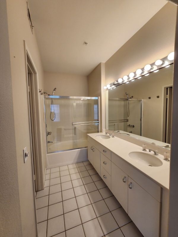 Building Photo - 68 Montana Del Lago Dr