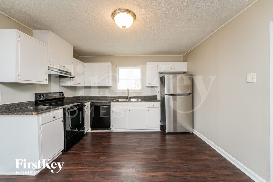 Building Photo - 123 Scarsdale Dr