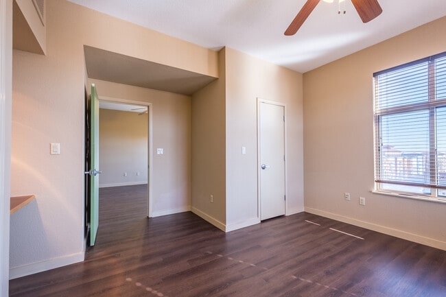 Building Photo - Live in the Heart of West Campus!