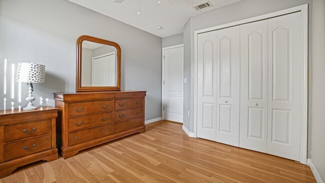 Building Photo - 820 Westbrook Terrace