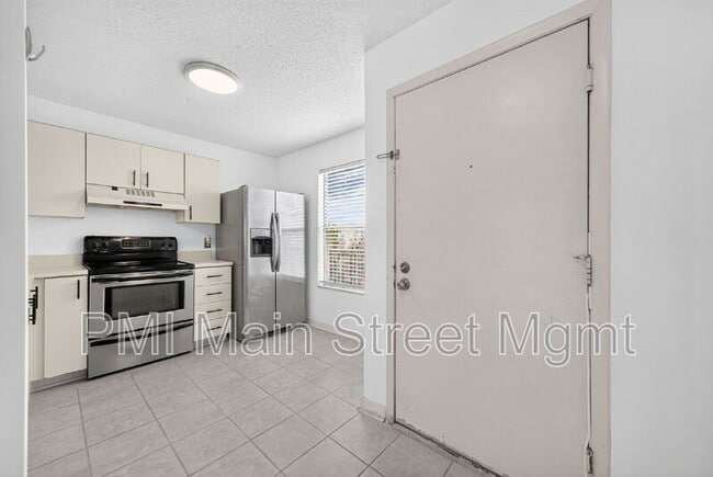 Building Photo - 2512 Woodgate Blvd