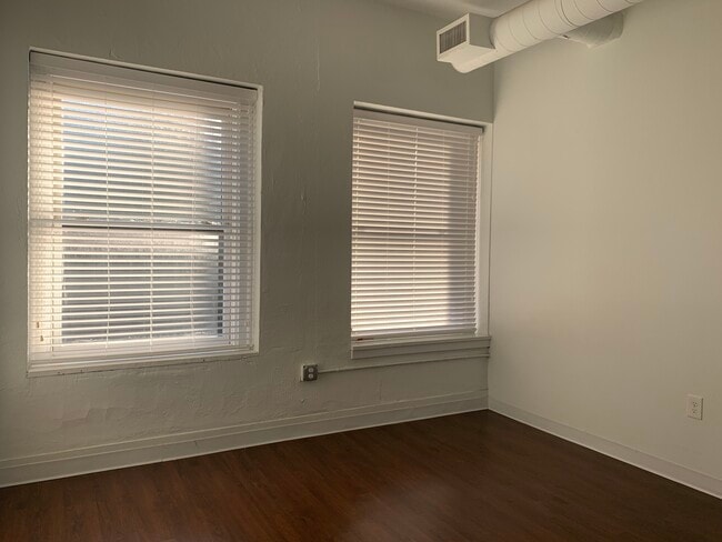 Building Photo - 3000 Bridge Ave