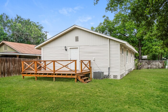 Building Photo - 931 W Hutchins Pl
