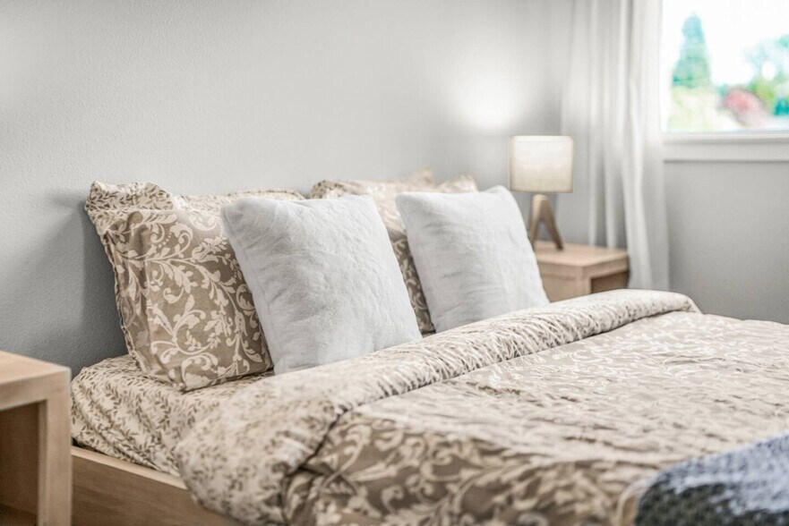 Building Photo - 2702 E 33rd St