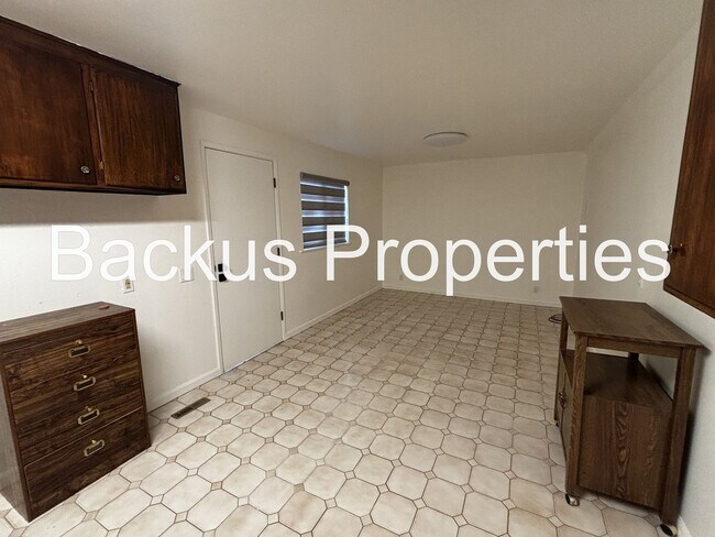 Building Photo - Wonderful three bedroom home in Monterey