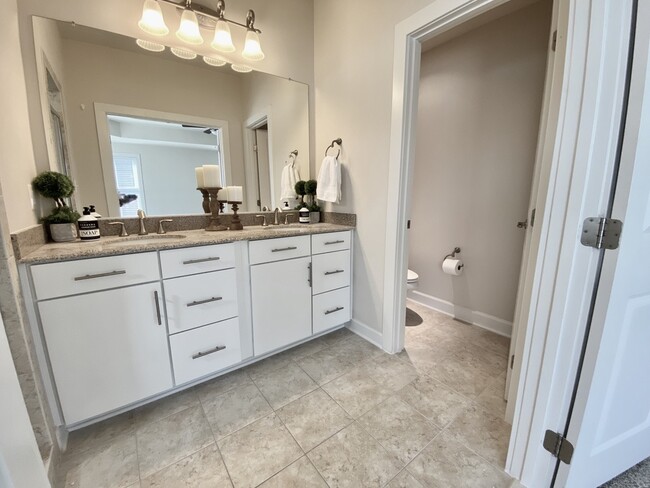 MASTER BATH - 20709 Duxbury Ter