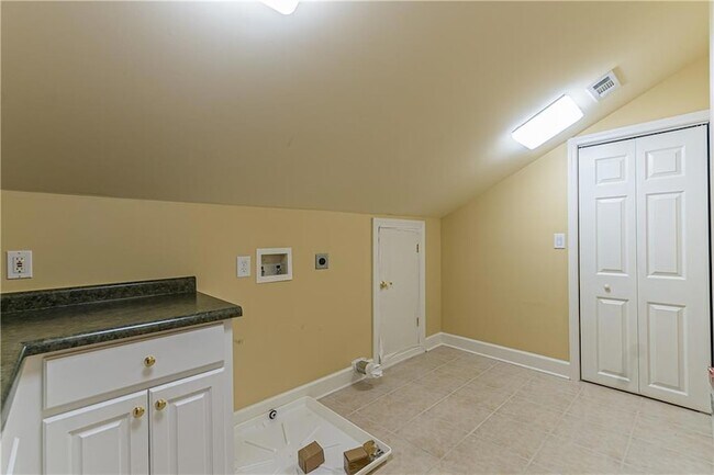 Building Photo - 1525 Broadhempston Ct