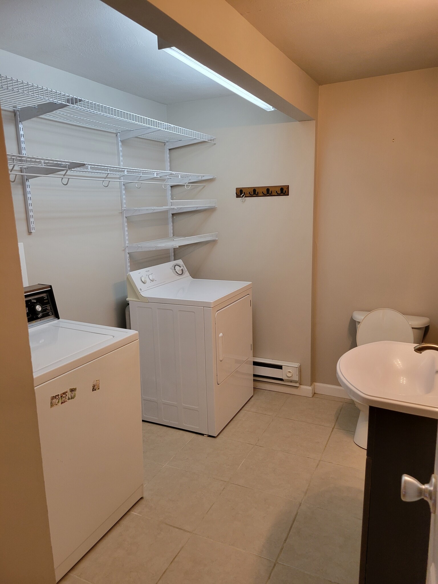 Main floor 1/2 bath & laundry - 4 Schuyler St