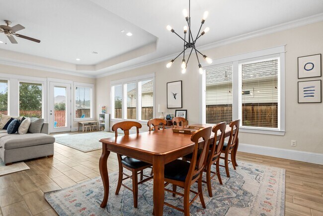 Building Photo - 2335 Pale Star Dr