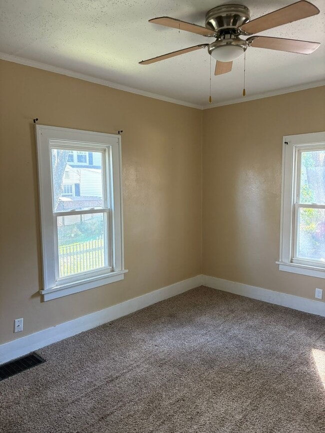 Primary Photo - 2 BR house w garage, CA, fireplace