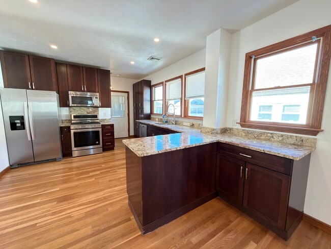 Building Photo - 36 Chipman St