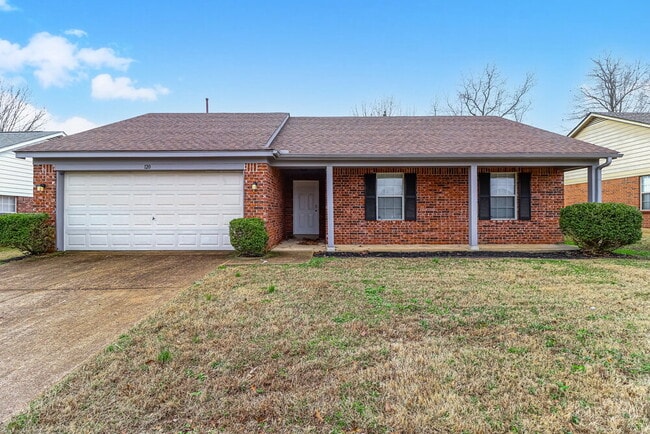Building Photo - 120 Pinewood Dr
