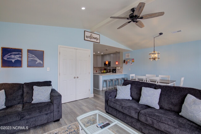 Building Photo - 1881 New River Inlet Rd