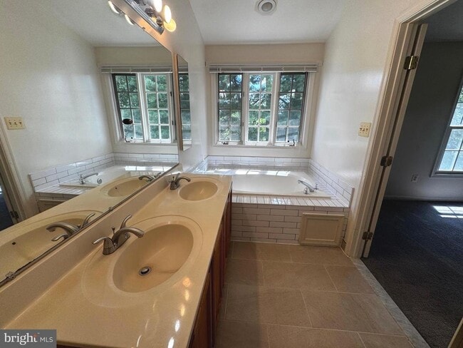 Building Photo - 10177 Treble Ct