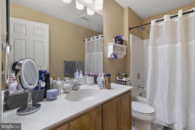 Building Photo - 144 Edgar Rd