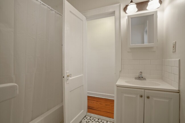 Building Photo - 221 Hunyadi Ave