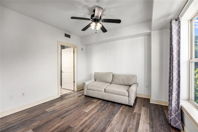 Building Photo - 200 River Vista Drive