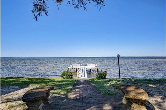 Building Photo - Waterfront Paradise - Fully Furnished Town...
